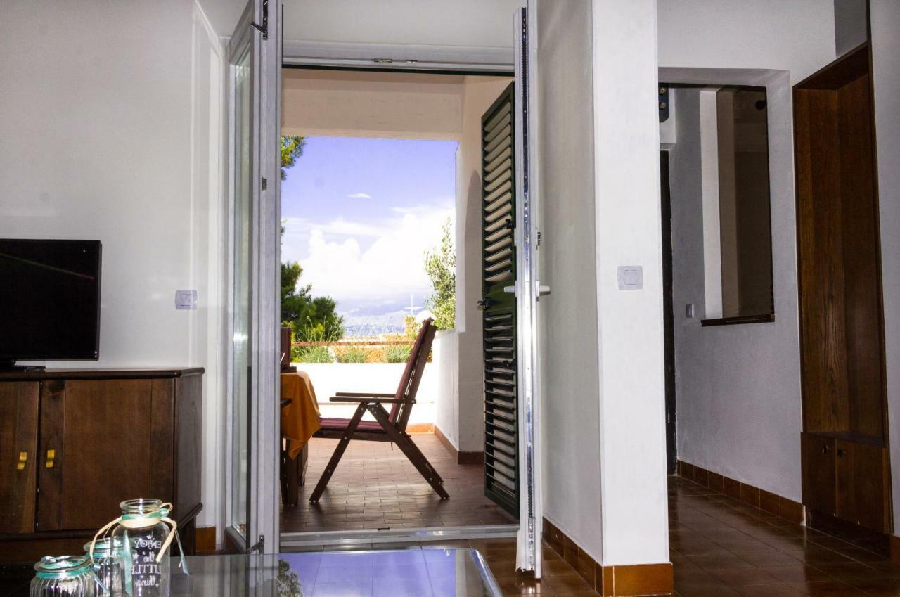 Holiday Home Laurea Supetar Exterior photo